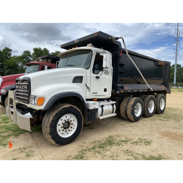 2007 MACK CV713 Dump Truck