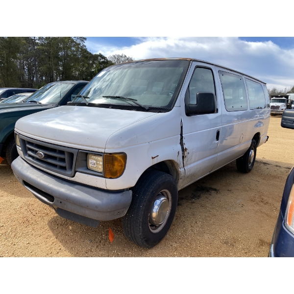 2006 FORD E350 XL Passenger Van