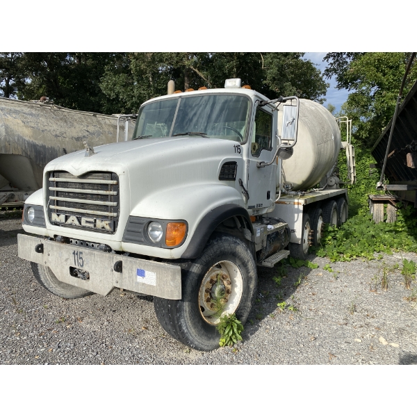 2003 MACK CV713 Concrete Mixer / Pump Truck