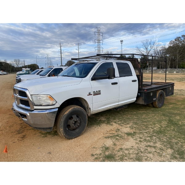2015 RAM 3500 Flatbed Truck