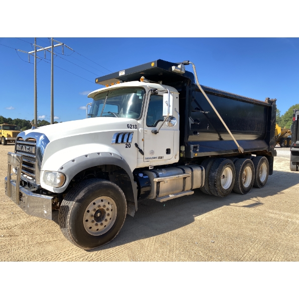 2015 MACK GU713 Dump Truck