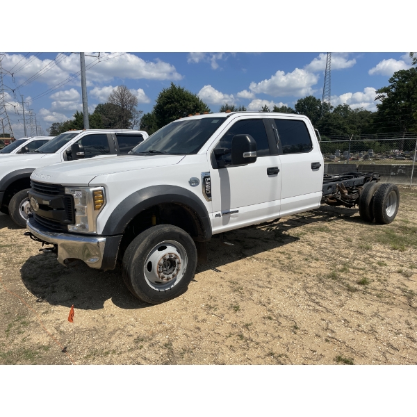 2019 FORD F550 XL Cab and Chassis Truck
