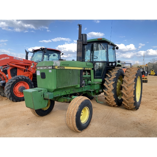 1991 JOHN DEERE 4555 Farm Tractor