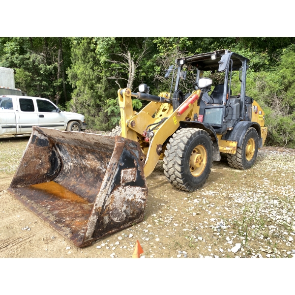 2023 CAT 906 Wheel Loader