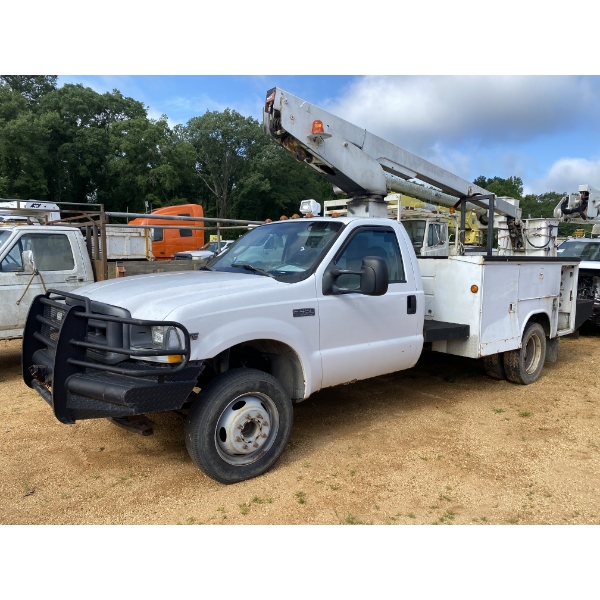 2004 FORD F450 XL Bucket Truck