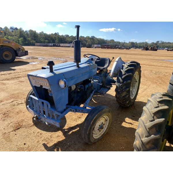 FORD 2000 Farm Tractor