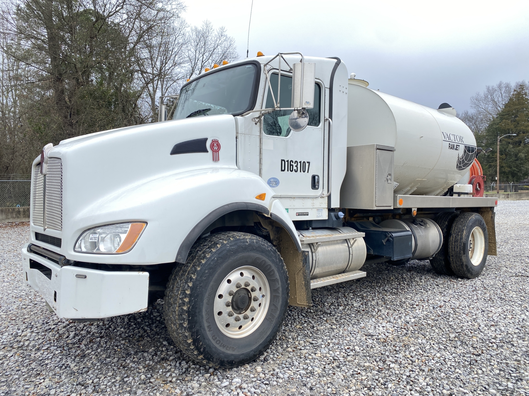 Front Rodder 2016 KENWORTH T400 Sewer Rodder Truck - J.M. Wood Auction Company, Inc.