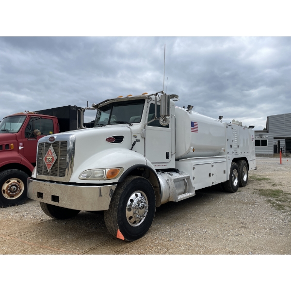 2012 PETERBILT 348 Fuel / Lube Truck