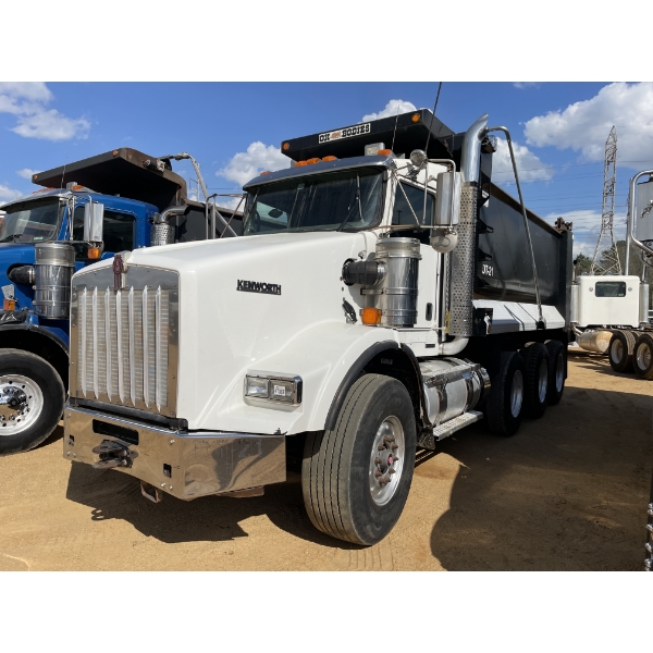 2016 KENWORTH T800 Dump Truck