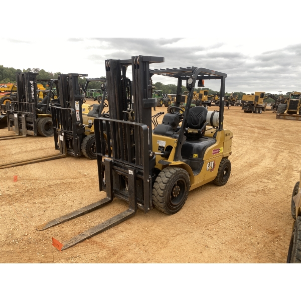 2021 CAT P6000 Forklift - Mast