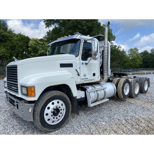 2017 MACK CHU613 Day Cab Truck
