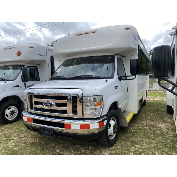 2016 FORD E450 Bus