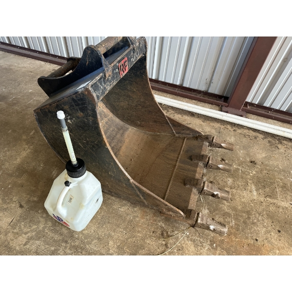 2021  32" DIGGING BUCKET