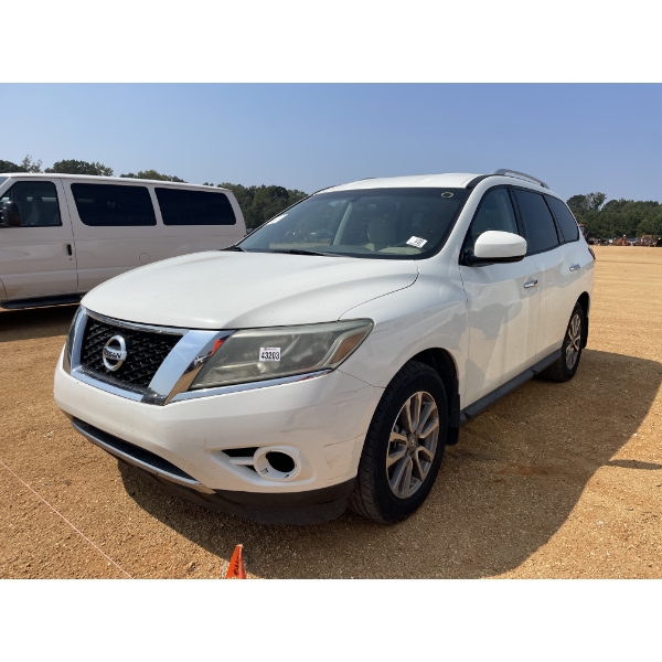 2015 NISSAN PATHFINDER SUV