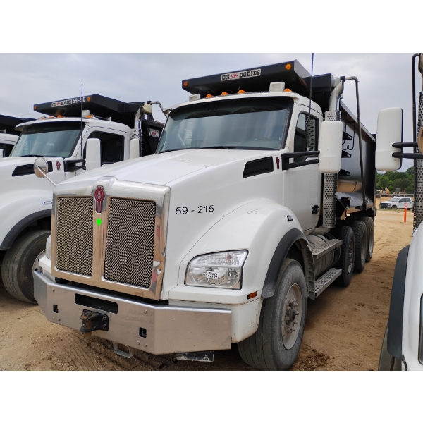 2017 KENWORTH T880 Dump Truck