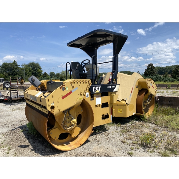 2015 CAT CB64 Roller