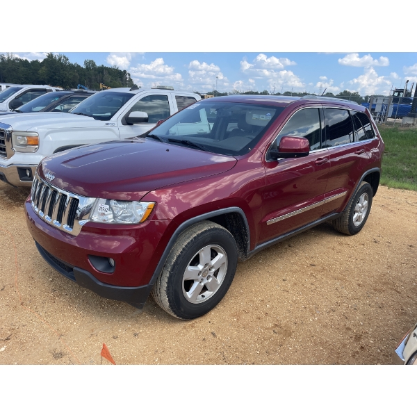 2012 JEEP GRAND CHEROKEE LAREDO SUV