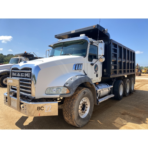 2009 MACK GU813 Dump Truck