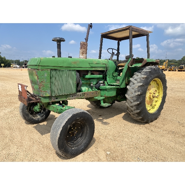 JOHN DEERE 4230 Farm Tractor