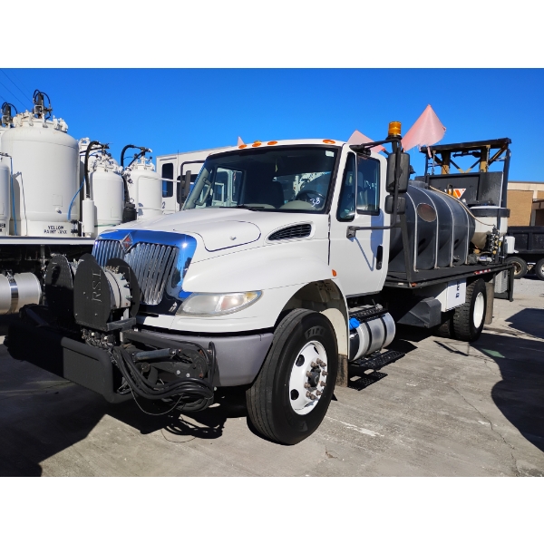 2019 INTERNATIONAL WORKSTAR 7400 Sprayer Truck