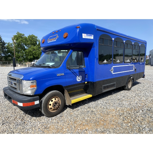 2017 FORD E450 Bus