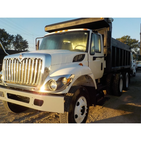 2014 INTERNATIONAL WORKSTAR 7400 Dump Truck