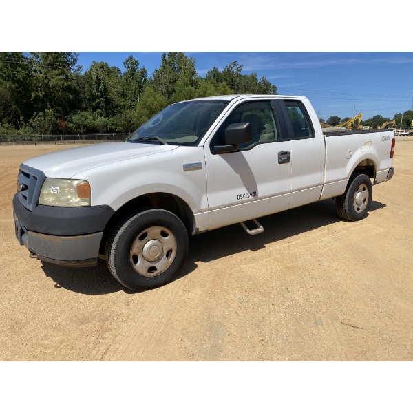 2005 FORD F150 XL Pickup Truck