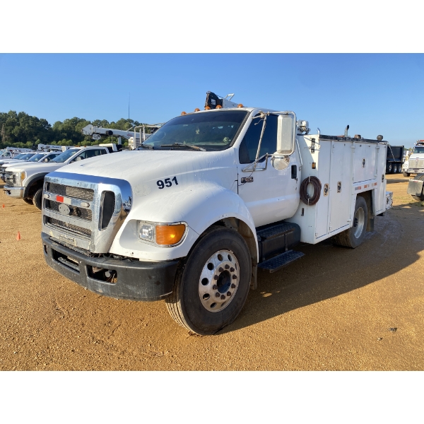 2009 FORD F650 XLT Service / Mechanic Truck