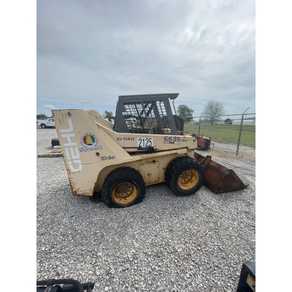 GEHL 6635 SXT Skid Steer Loader - Wheel