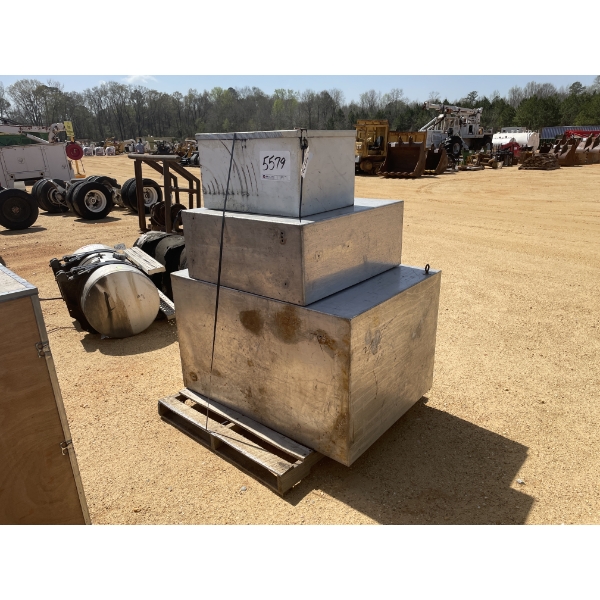 MISC TRUCK TOOL BOX