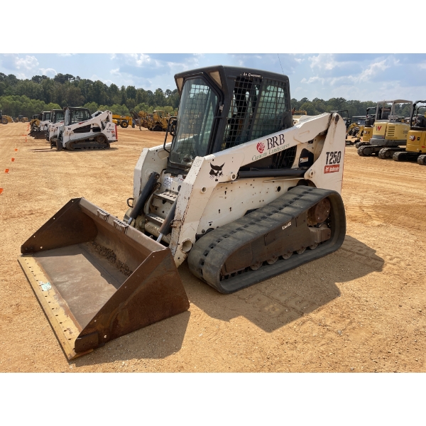 2006 BOBCAT T250 Skid Steer Loader - Crawler