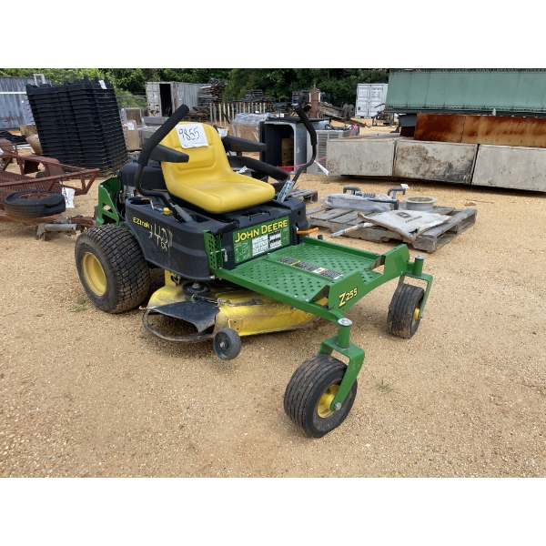 JOHN DEERE Z255 ZERO TURN