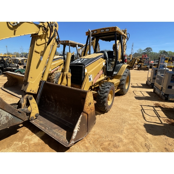 2005 CAT 420D Backhoe