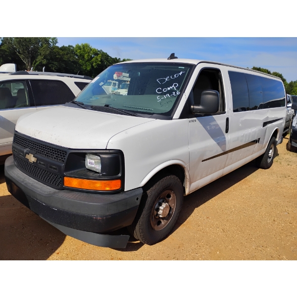 2017 CHEVROLET EXPRESS Passenger Van