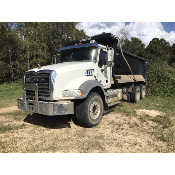 2018 MACK GU813 Dump Truck