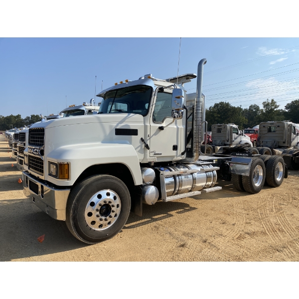 2024 MACK PI64T Day Cab Truck
