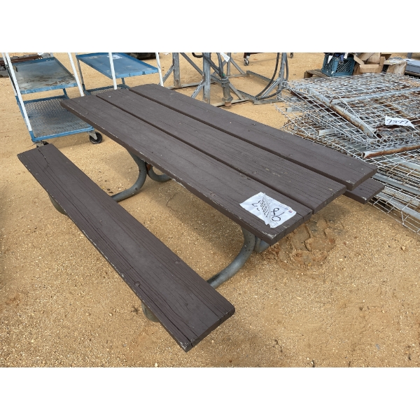 PICNIC TABLE
