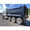 Image 2 : 2011 MACK GU713 Dump Truck