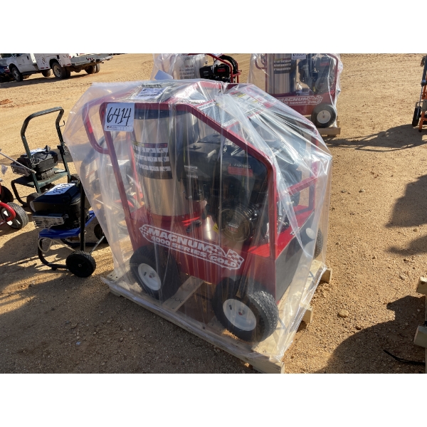 2024 MAGNUM 4000 SERIES GOLD Steam Cleaner