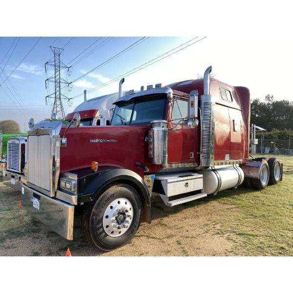 2003 WESTERN STAR 4900 Sleeper Truck