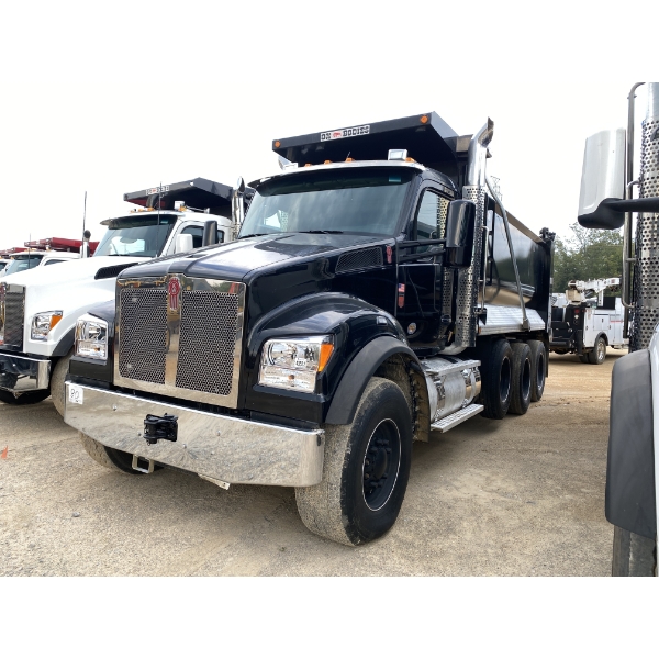 2025 KENWORTH T880S Dump Truck