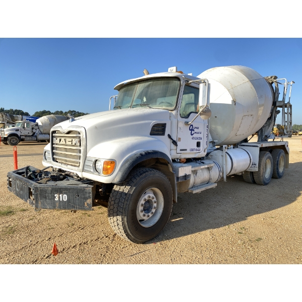 2007 MACK CV713 Concrete Mixer / Pump Truck