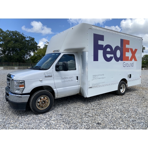 2022 FORD E450 Box Truck
