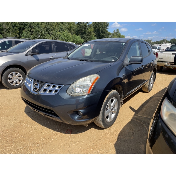 2013 NISSAN ROUGE S SUV