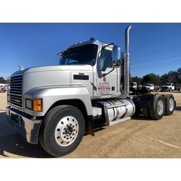 2014 MACK CHU613 Day Cab Truck