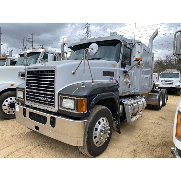 2012 MACK CHU613 Day Cab Truck