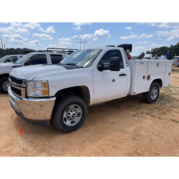 2013 CHEVROLET SILVERADO 2500 Service / Mechanic Truck