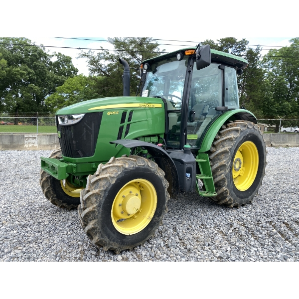 2020 JOHN DEERE 6105E Farm Tractor
