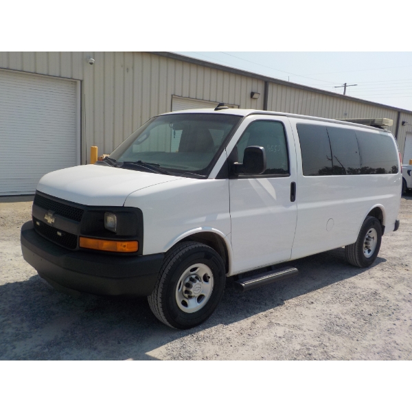 2016 CHEVROLET EXPRESS Passenger Van