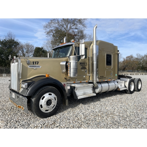2007 KENWORTH W900 Sleeper Truck